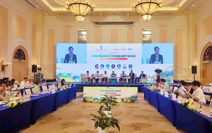 Phiên thảo luận - không gian kết nối giữa cơ quan quản lý, Liên minh hợp tác xã, chuyên gia, doanh nghiệp công nghệ, tổ chức tài chính, hệ thống phân phối và hợp tác xã, từ đó cùng tìm kiếm những giải pháp có khả năng triển khai thực tế.