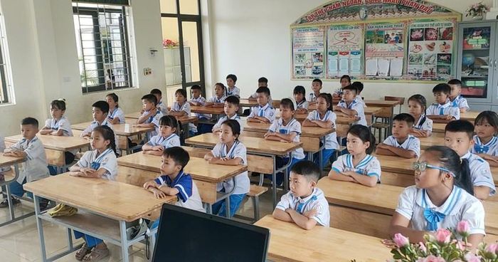 Nhiều phụ huynh đã đồng thuận cho con đến trường học sau nhiều ngày phản đối.