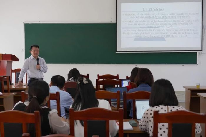 Lớp tập huấn cập nhật những vấn đề lý luận và thực tiễn về công tác dân tộc, tôn giáo.