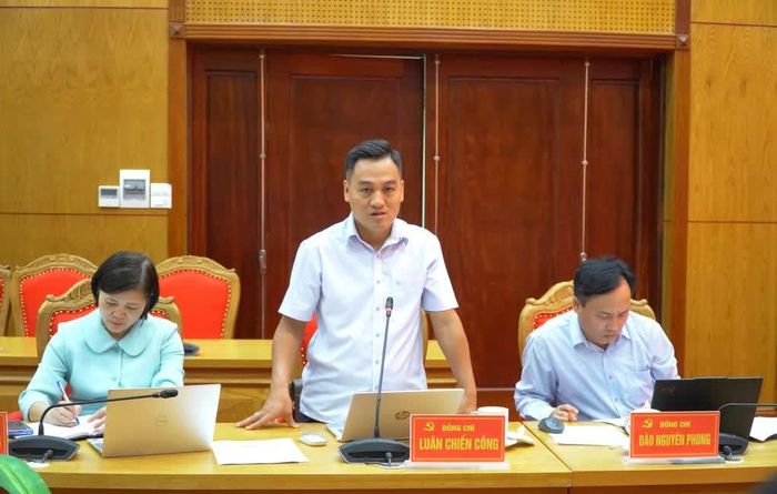 Lãnh đạo Văn phòng UBND tỉnh phát biểu trao đổi nội dung phối hợp giữa 3 Văn phòng.