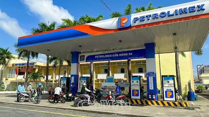  Chính sách giảm thuế bảo vệ môi trường đối với xăng, dầu tiếp tục tác động đến nguồn thu ngân sách năm 2026.