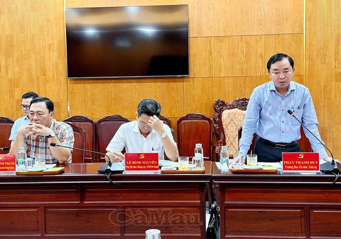Trưởng ban Tổ chức Tỉnh uỷ Phan Thanh Duy cho biết trong tháng 10 này sẽ tham mưu cấp có thẩm quyền phương án điều động, luân chuyển cán bộ lãnh đạo sở, ngành dôi dư so với quy định.