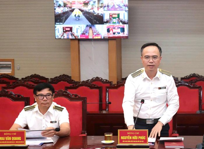Kiểm toán trưởng KTNN khu vực I Nguyễn Hữu Phúc công bố Quyết định kiểm toán. Ảnh: Phan Trang