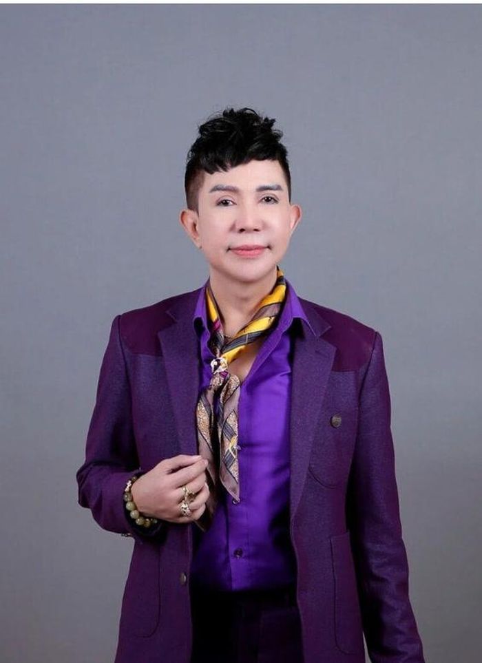 Ca sĩ Long Nhật.