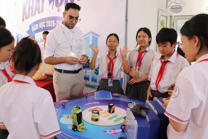 Giao lưu với các chuyên gia