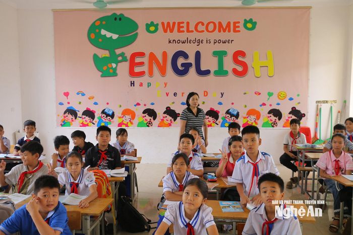 Trường Tiểu học Quỳnh Tam được đầu tư đồng bộ, khang trang hiện đại. (Ảnh: Mỹ Hà)
