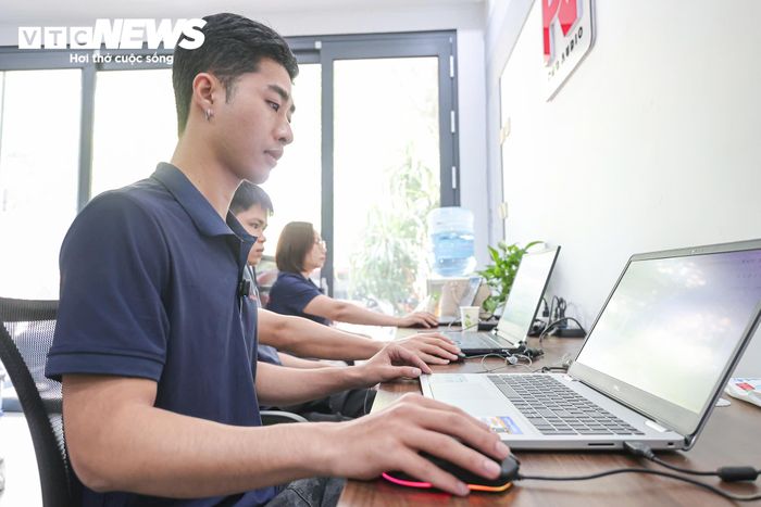 Minh Hiếu, kỹ sư máy tính tham gia sản xuất phim AI.