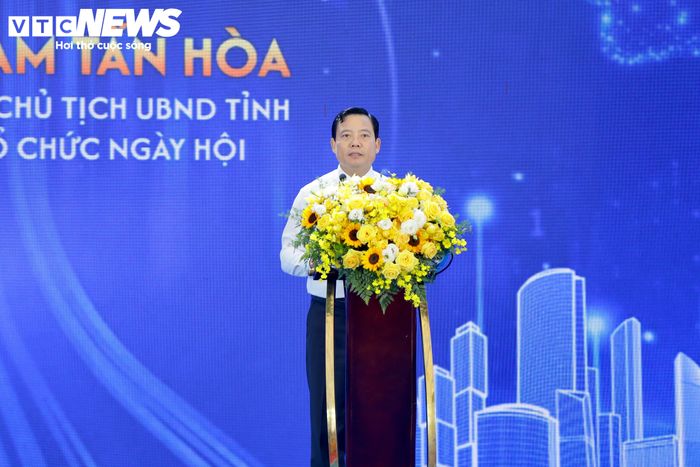 Phó Chủ tịch UBND tỉnh Tây Ninh Phạm Tấn Hòa phát biểu khai mạc ngày hội. (Ảnh: Ngọc Duy)