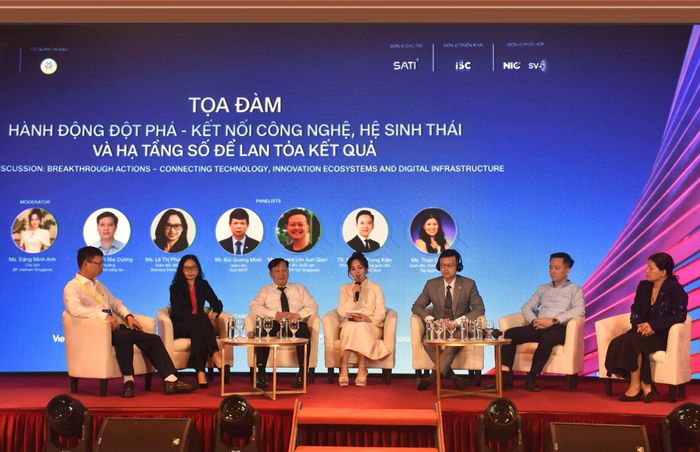 Các đại biểu tham gia tọa đàm tại Diễn đàn “Tương lai khoa học, công nghệ, đổi mới sáng tạo và chuyển đổi số quốc gia 2026”. Ảnh Thanh Tùng