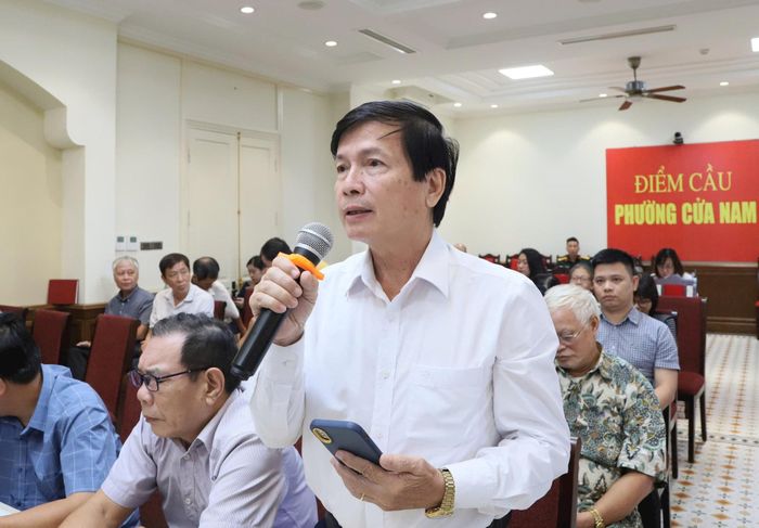 Đại biểu nêu ý kiến tại hội nghị. Ảnh: PV