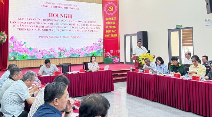 Bí thư Đảng ủy, Chủ tịch HĐND phường Phương Liệt Nguyễn Minh Tiến phát biểu kết luận. Ảnh: HL