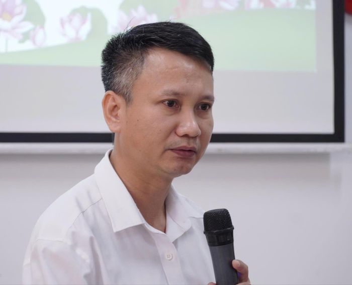Nhà báo Trần Văn Chung, Phó Tổng Biên tập, Thư ký Chi hội Tạp chí Người Hà Nội.