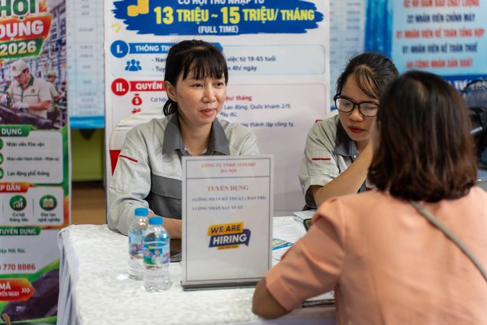Hoạt động tư vấn tuyển dụng tại Ngày hội tư vấn và giao dịch việc làm cụm Sóc Sơn, tổ chức đầu tháng 10-2026. Ảnh: Điểm Sóc