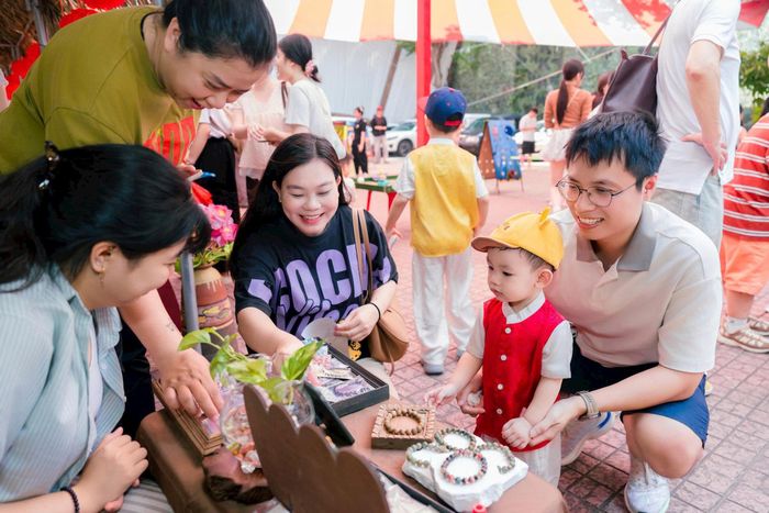 Công ty CP Tư vấn Công nghệ NGS tổ chức Chương trình ngày hội gia đình dịp lễ Trung thu cho toàn thể nhân viên. Ảnh: MT