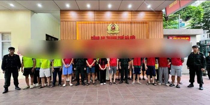 Các đối tượng tại Cơ quan Cảnh sát điều tra. Ảnh: CAHN