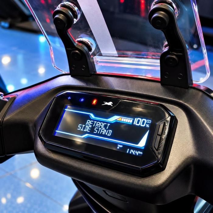 TVS Orbiter được trang bị một số tính năng hỗ trợ người dùng như ga tự động