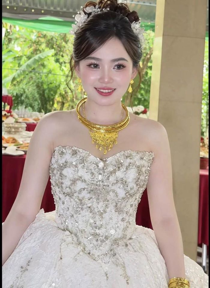 Diện mạo bà xã Hoài Lâm trong ngày trọng đại khiến fan trầm trồ. Hoài Lâm cho biết anh rất hồi hộp trước ngày đón cô dâu về nhà.