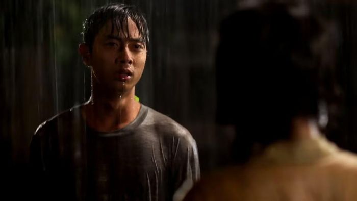 Võ Đình Hiếu với hình ảnh chàng trai bán bánh giò si tình gây sốt một thời.