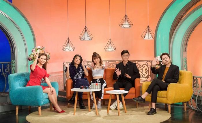  OSAD từng giữ vai trò MC chương trình Bữa trưa vui vẻ của VTV6 trong một khoảng thời gian. Ảnh: FBNV 