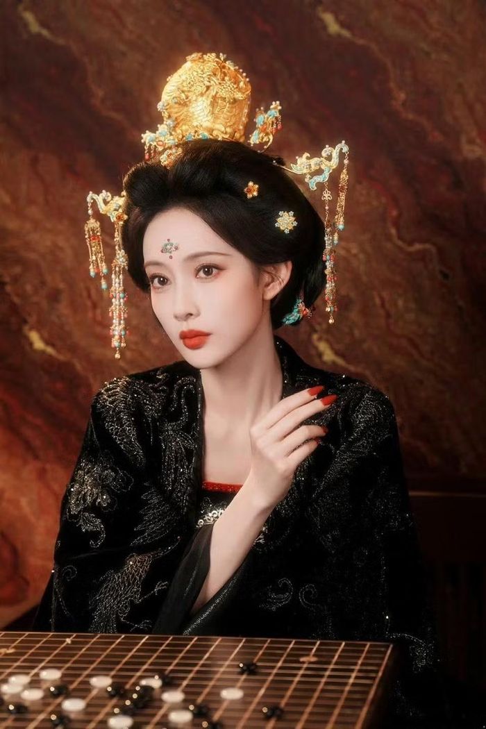 Liệu ai sẽ vượt lên trong cuộc đua tháng 10?