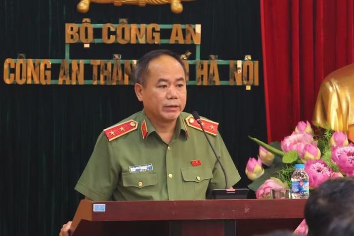 Anh hùng Lực lượng vũ trang nhân dân, Trung tướng Nguyễn Thanh Tùng, Ủy viên Ban Thường vụ Thành ủy, Bí thư Đảng ủy, Giám đốc Công an Thành phố Hà Nội chủ trì Lễ công bố Quyết định về việc điều động, bổ nhiệm đối với 6 đồng chí Trưởng phòng, Phó Trưởng phòng thuộc các đơn vị trong Công an thành phố
