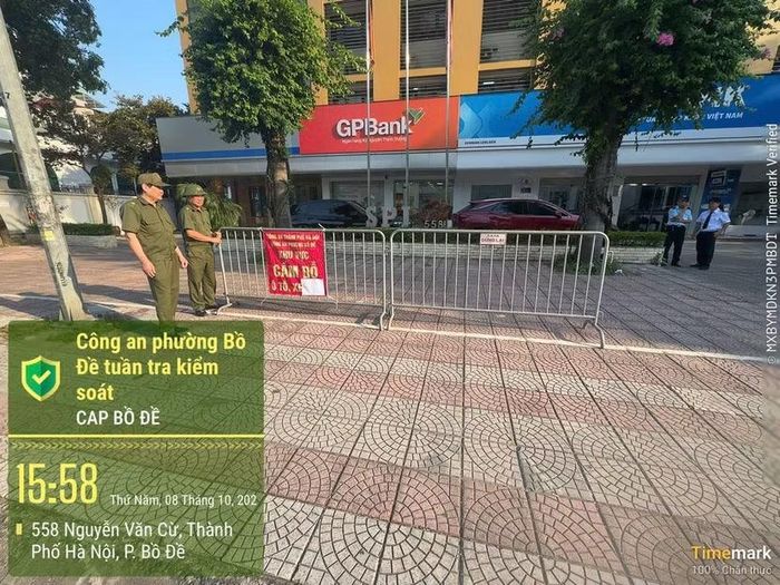 Lực lượng tham gia bảo vệ an ninh trật tự ở cơ sở cũng thường xuyên có mặt, hỗ trợ Công an phường Bồ Đề xử lý các vi phạm