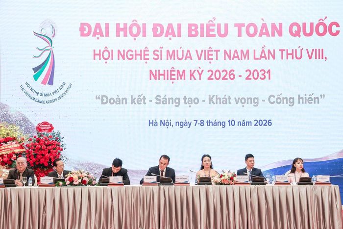 Đoàn Chủ tịch chủ trì Đại hội. Ảnh: Quang Vinh