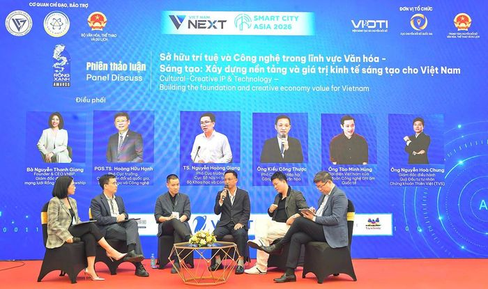 Các chuyên gia thảo luận chủ đề “Sở hữu trí tuệ và Công nghệ trong lĩnh vực Văn hóa Sáng tạo: Xây dựng nền tảng và giá trị kinh tế sáng tạo cho Việt Nam”.