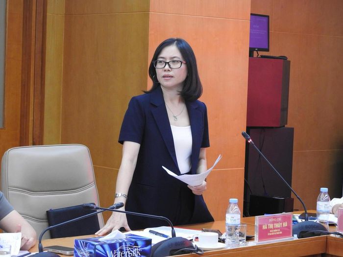 Bà Hà Thị Thúy Hà, Phó Vụ trưởng Vụ VI, Ủy ban kiểm tra Trung ương phát biểu tại Hội nghị