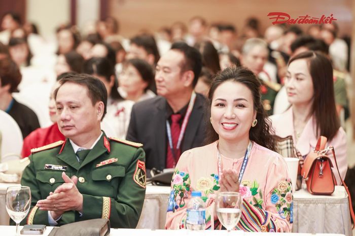 Đại biểu các bộ, ban, ngành Trung ương, các Hội Văn học Nghệ thuật chuyên ngành và các đơn vị nghệ thuật tham dự Đại hội. Ảnh Quang Vinh.