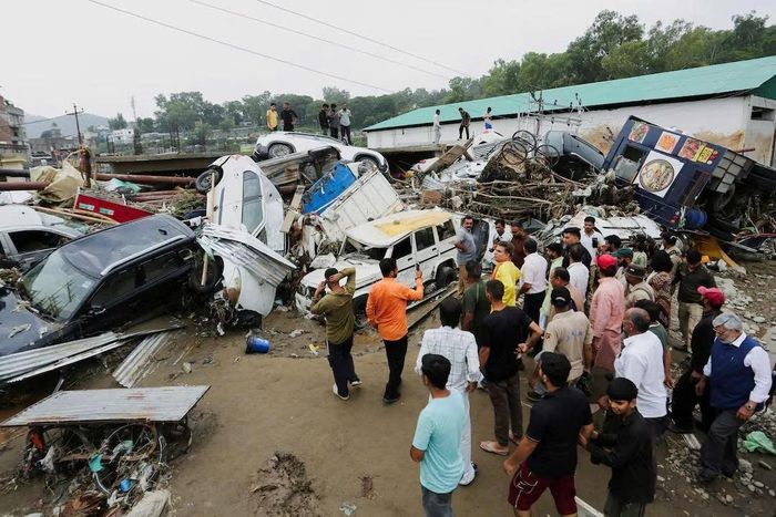 Lũ quét gây thiệt hại ở Rajouri, Kashmir, Ấn Độ hồi tháng 7. Ảnh: Reuters.