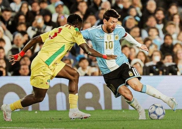  Benin chỉ xếp 93 thế giới cũng được đối đầu với Messi. 