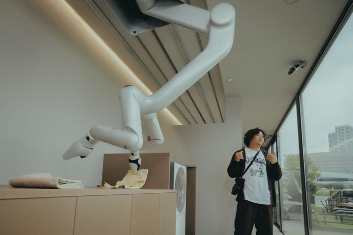 Cánh tay robot của MW có thể thực hiện nhiều việc nhà khác nhau. Ảnh: MW.