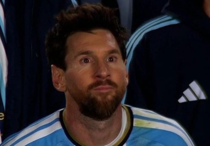  Messi trong ngày chia tay tuyển Argentina. 