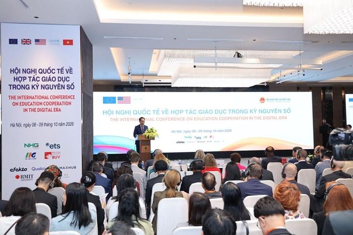 Bộ trưởng Bộ GD&ĐT Hoàng Minh Sơn nêu bốn ưu tiên của giáo dục Việt Nam trong ứng dụng công nghệ và chuyển đổi số