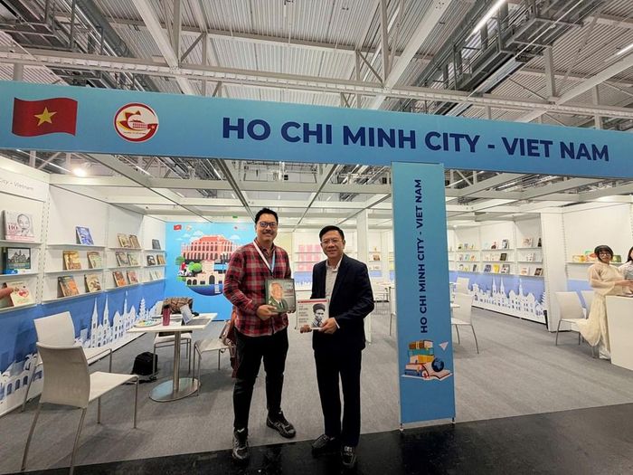 Hoạt động giới thiệu sách tại gian hàng TP.HCM trong khuôn khổ Hội sách Frankfurt 2026