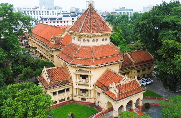 Bảo tàng Lịch sử Quốc gia được khánh thành và đưa vào hoạt động từ năm 1932 tại số 1 Tràng Tiền và 216 Trần Quang Khải (Hà Nội). Ảnh: TTXVN
