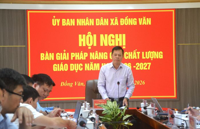 Ông Phạm Đức Nam tại Hội nghị bàn giải pháp nâng cao chất lượng giáo dục năm học 2026-2027 xã Đồng Văn. Ảnh: Cao Ngọc Hồi