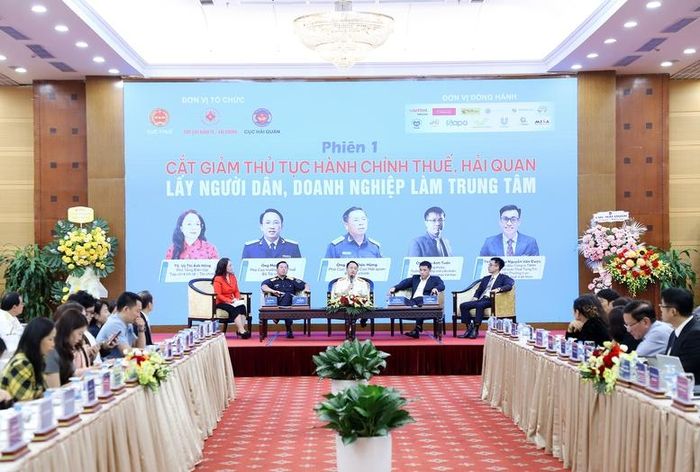 Diễn đàn "Ngành Thuế và ngành Hải quan đồng hành cùng doanh nghiệp, thúc đẩy tăng trưởng kinh tế hai con số" - Ảnh: chinhphu.vn