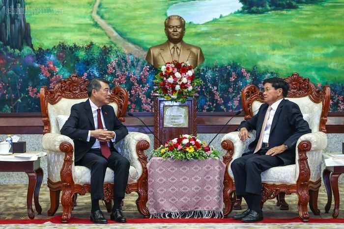 Tổng Bí thư, Chủ tịch nước Thongloun Sisoulith chúc mừng những thành tựu mọi mặt Việt Nam đạt được thời gian qua - Ảnh: chinhphu.vn/Nhật Bắc