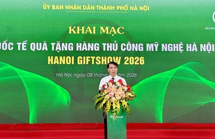 Phó Chủ tịch Ủy ban nhân dân thành phố Hà Nội Nguyễn Xuân Lưu phát biểu tại chương trình. (Ảnh: KIM LIÊN)