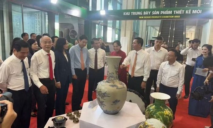 Các thiết kế sản phẩm thủ công mỹ nghệ mới trưng bày tại Hanoi Giftshow 2026. (Ảnh: NGUYÊN TRANG)