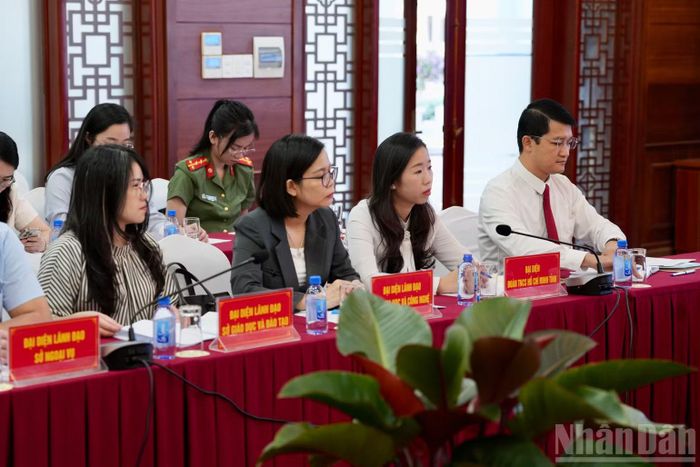 Các đại biểu dự hội thảo. (Ảnh: QUỐC ĐẠT)