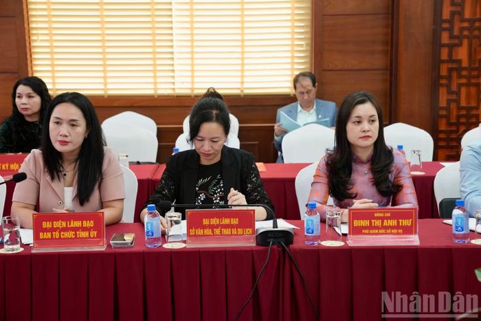 Các đại biểu nữ là lãnh đạo các ngành tỉnh Lạng Sơn. (Ảnh: QUỐC ĐẠT)