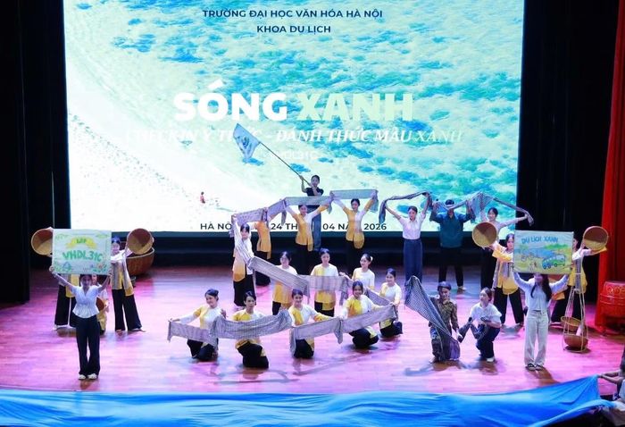 Sinh viên Khoa Du lịch, Trường đại học Văn hóa Hà Nội với cuộc thi "Hành trình cùng hướng dẫn viên du lịch 2026". (Ảnh: Khoa Du lịch, Trường đại học Văn hóa Hà Nội)