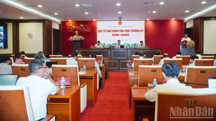 Toàn cảnh cuộc họp thường kỳ tháng 10/2026. (Ảnh: VŨ TÂN)