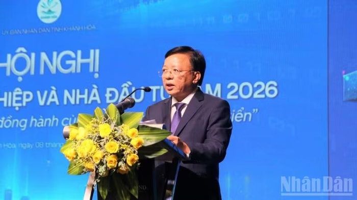 Đồng chí Lê Huyền, Phó Chủ tịch Ủy ban nhân dân tỉnh Khánh Hòa phát biểu. (Ảnh: VŨ TÂN)