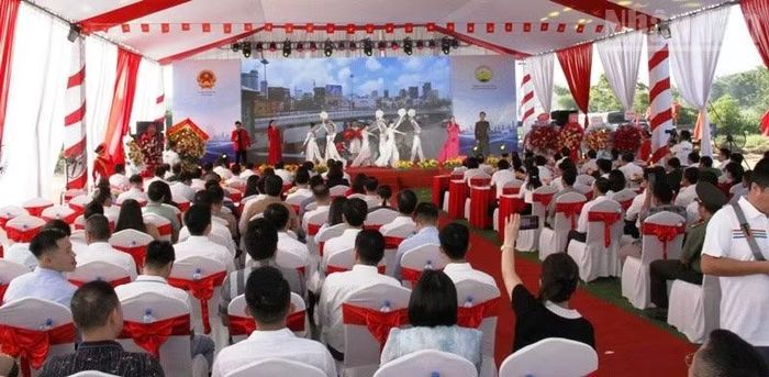 Quang cảnh buổi lễ. (Ảnh: Mai Luận)