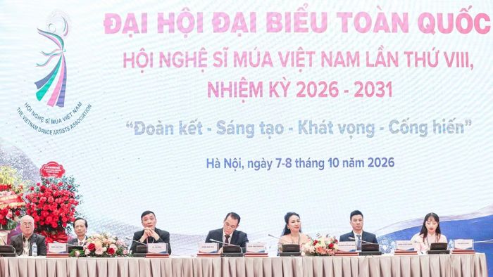 Đoàn Chủ tịch điều hành Đại hội. (Ảnh: QUANG VINH)