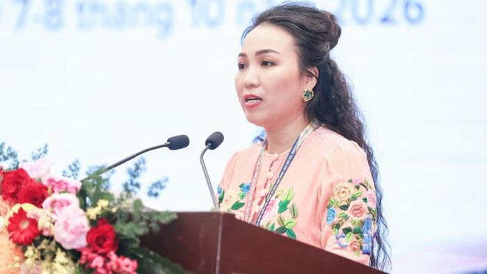 Thạc sĩ, Biên đạo múa Nguyễn Thị Tuyết Minh trình bày Báo cáo chính trị tại Đại hội. (Ảnh: QUANG VINH)